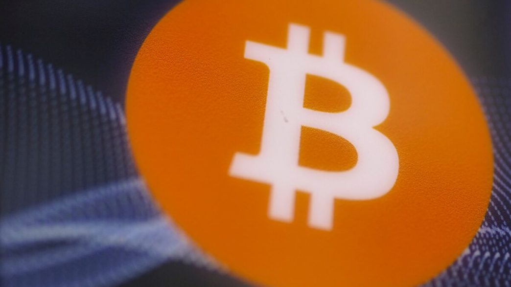 Crowded Bitcoin (BTC) Derivatives Bets Spur Warning of ‘Short Squeeze’