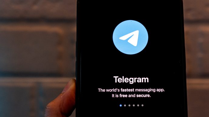 Watch Telegram-Linked Token Plunges - Bloomberg