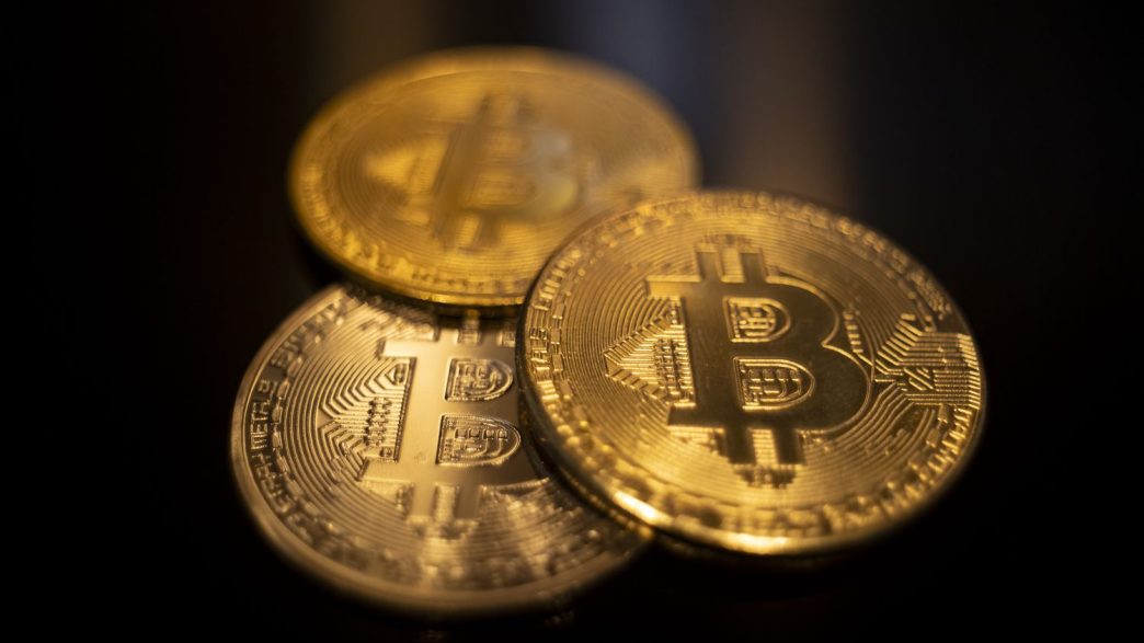 Bitcoin Investors Quiver As Accumulation Trend Nears Zero