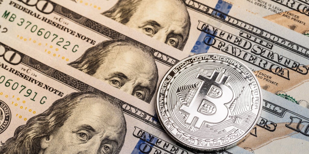 Bitcoin ETFs Bounce Back in a Big Way as Investors Expect Rate Cuts