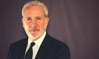 Peter Schiff Questions Market's Bitcoin Obsession as Gold Hits Record Highs