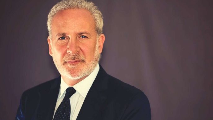 Peter Schiff Questions Market's Bitcoin Obsession as Gold Hits Record Highs