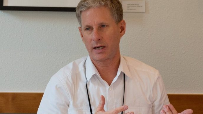 Ripple Labs Co-Founder Chris Larsen Backs Kamala Harris