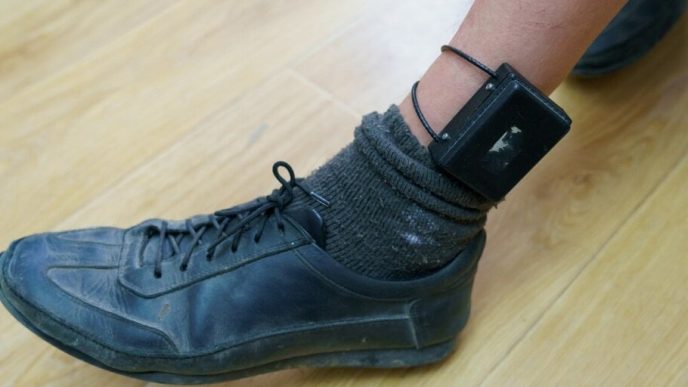 Accused $150M Crypto Fraudster Turns Fugitive After Disabling Ankle Monitor