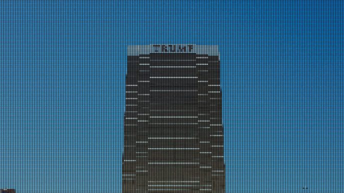 Trump building photo mosh