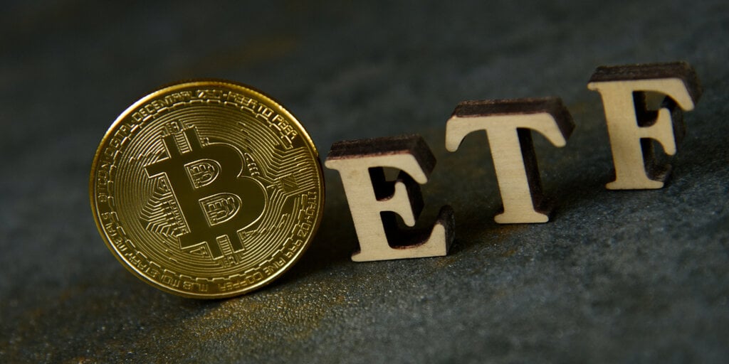 Bitcoin ETFs Add $676 Million in One Day as Holdings Approach Satoshi’s